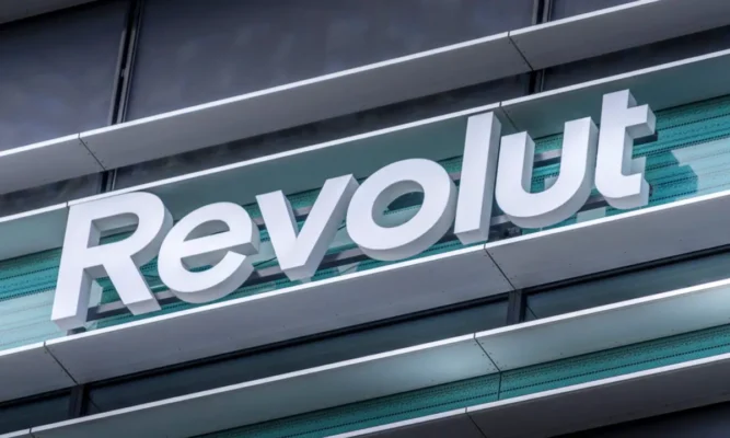 Revolut τι ειναι