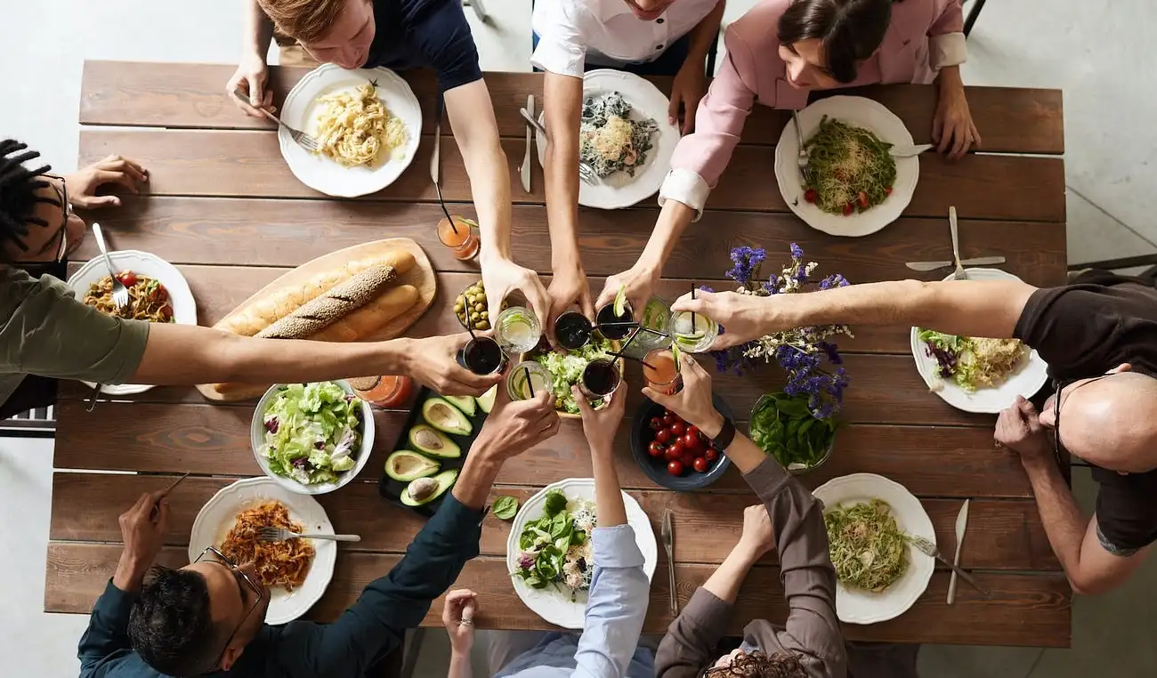 Πώς να χρησιμοποιήσετε την λειτουργία "Καντε μου μια ερωτηση στο instagram" Instagram Stories Επιτυχημένες χρήσεις των ερωτήσεων στις ιστορίες του Instagram