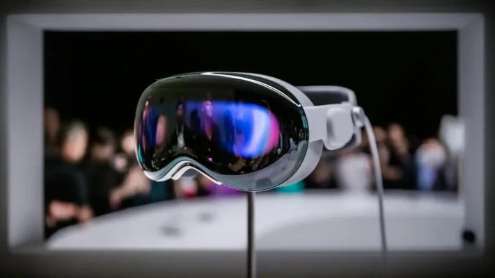 Apple Vision Pro: a glimpse into the future of computational virtual reality? Apple Vision Pro