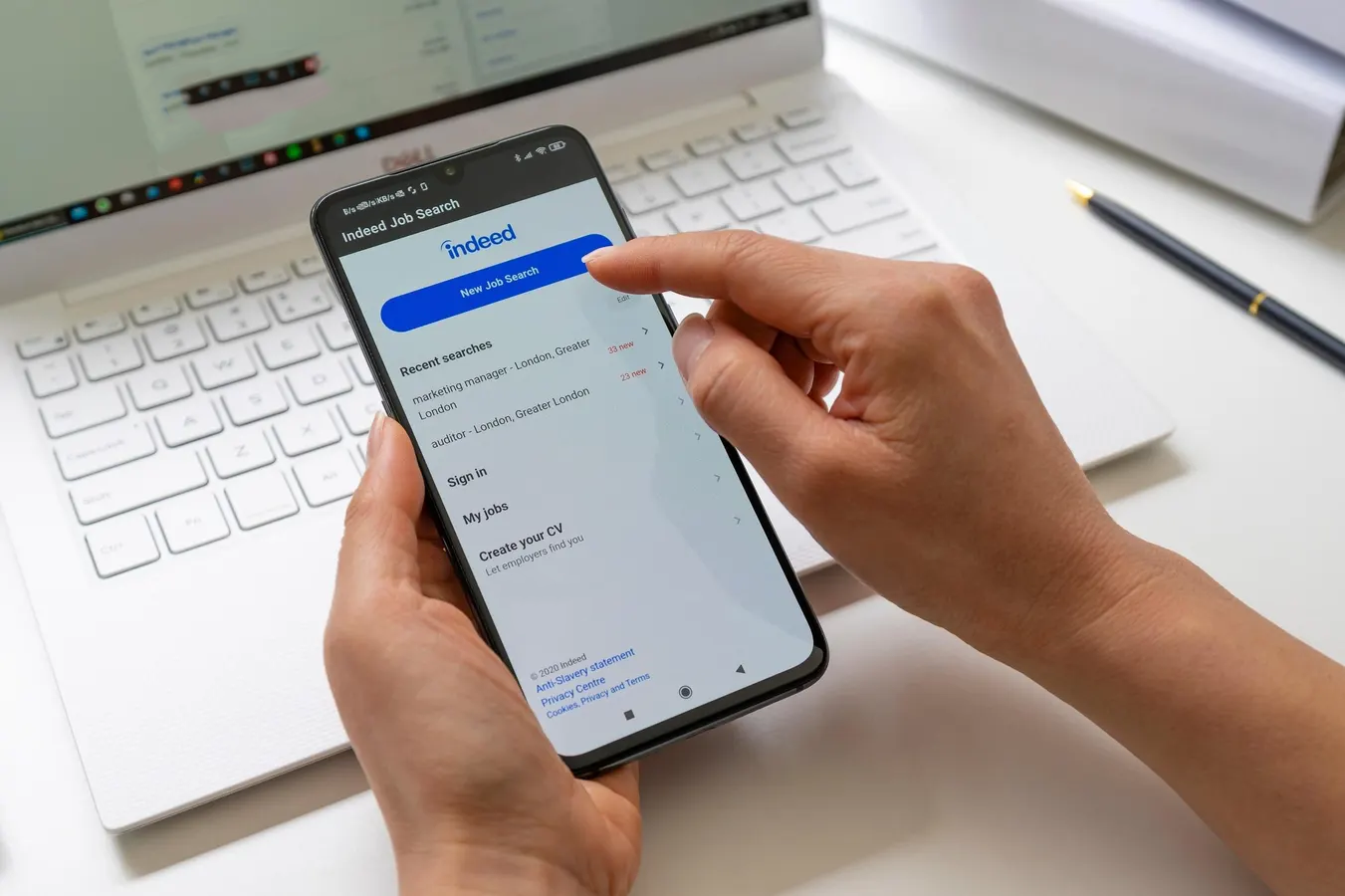 Είναι το Indeed στην Πάτρα η Καλύτερη Πλατφόρμα Αναζήτησης Εργασίας για την Θεσσαλονίκη, Λάρισα και UK; Επισκόπηση του Indeed ως πλατφόρμα αναζήτησης εργασίας